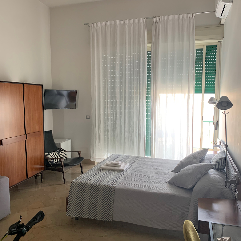 En bild inifrån mitt rum på B&B Questa casa non e'un albergo i Palermo på Sicilien i Italien