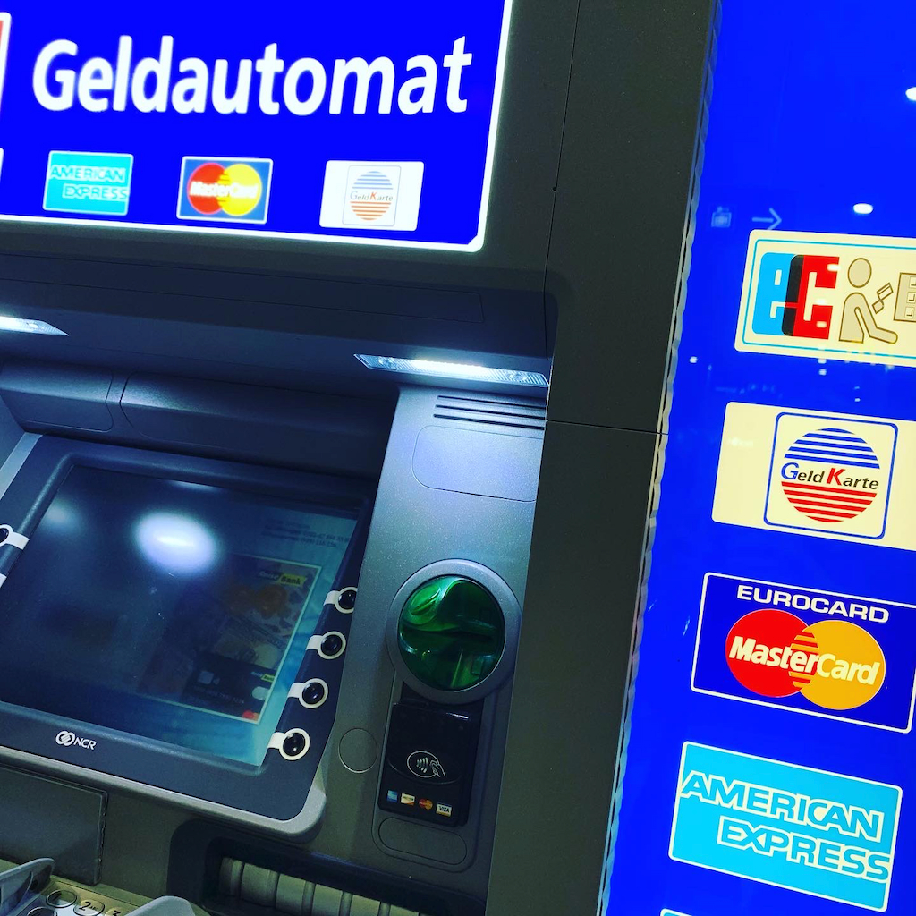 Tysk bankomat för kontanter.