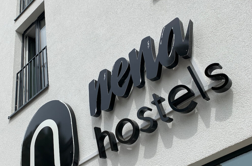 Hotell eller vandrarhem som soloresenär?