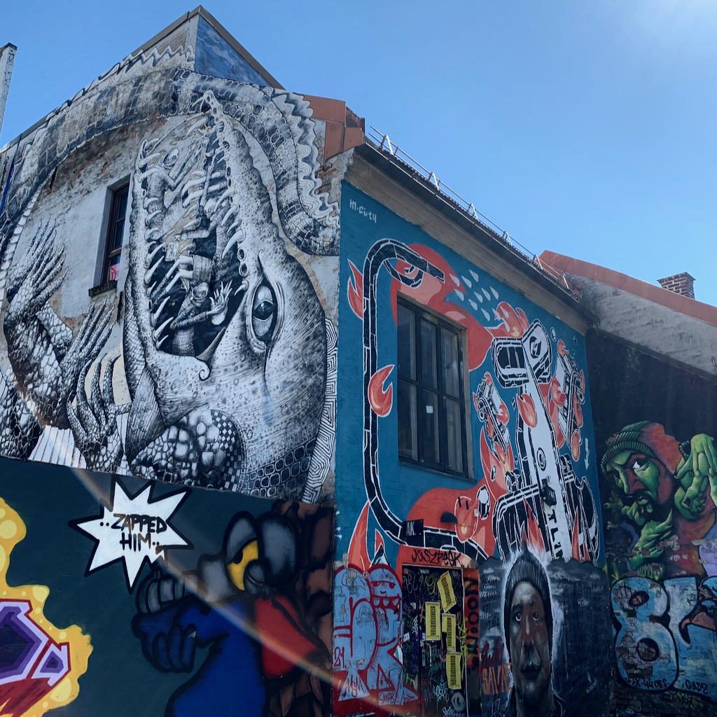Ödla som fasadmålning i Oslo