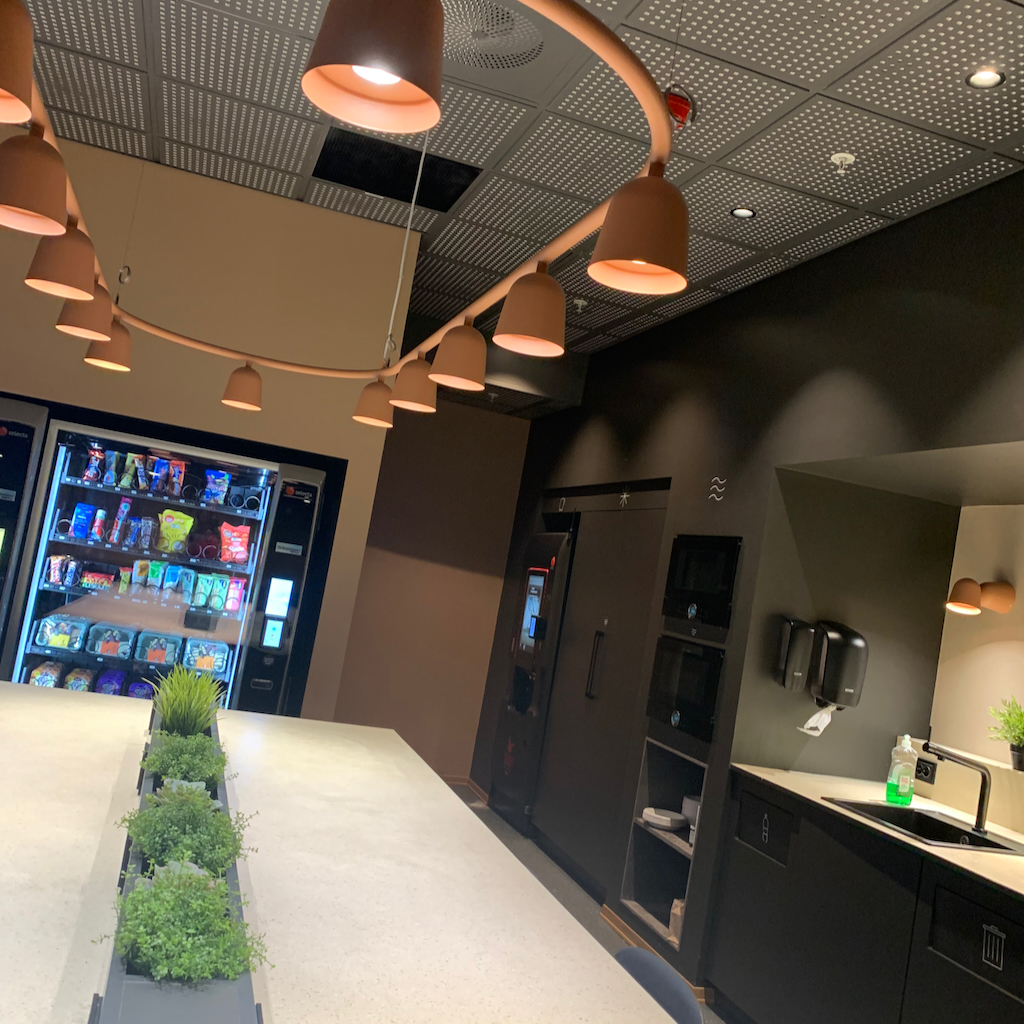 Interiör och snack machine på Citybox hotel i Oslo