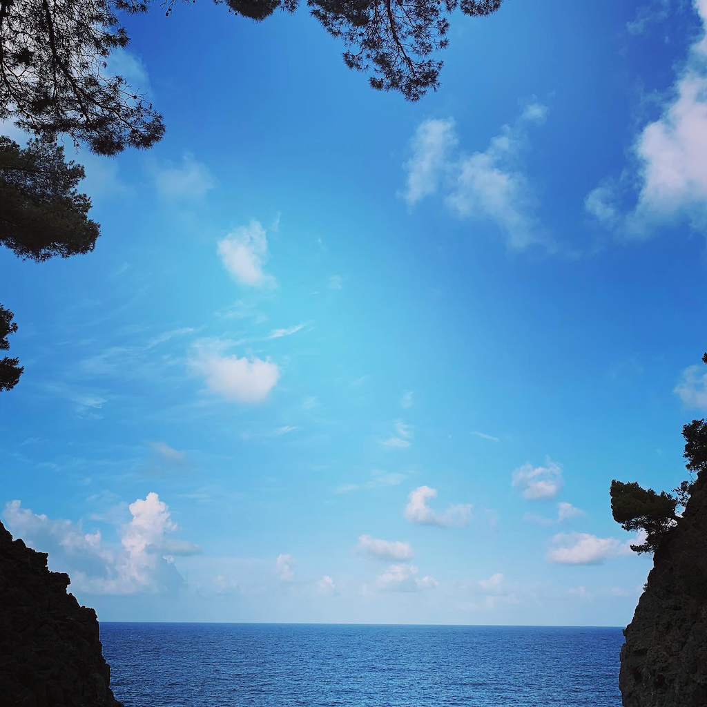 En vacker vy ut över havet från Levanto i Cinque Terre i Italien