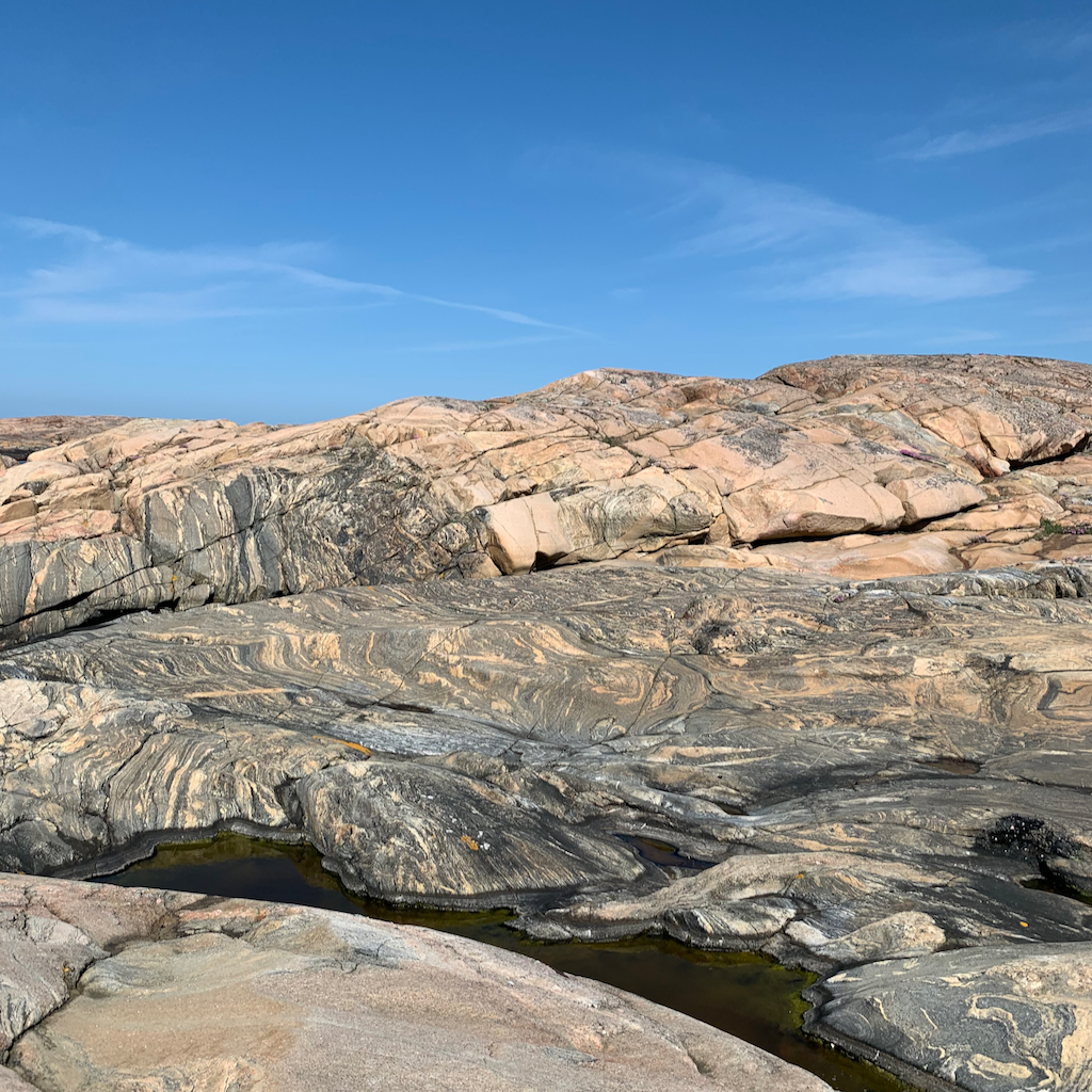 Klippor utmed Kuststigen på Ramsvikslandet i Bohuslän.