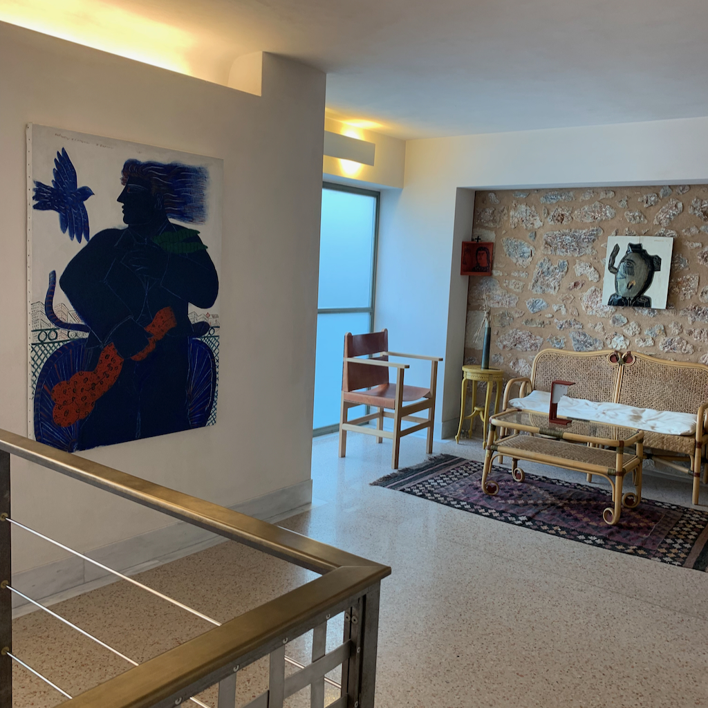 En interiörbild från Alekos Fassianos Museumet.